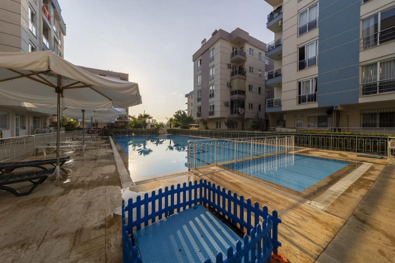 Appartement Flat In With Shared Pool And Garden *
